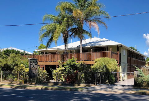 Five 3 Five - The Beachside Barracks - Holiday Adelaide 2
