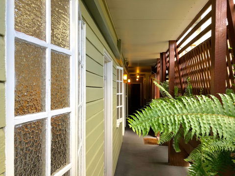 Five 3 Five - The Beachside Barracks - Holiday Adelaide 3