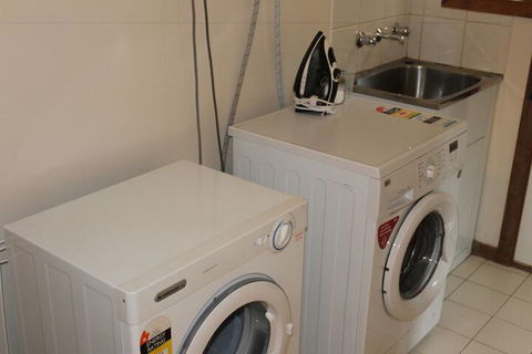 Australian Home Away At Doncaster Andersons Creek 2 - Holiday Adelaide 7
