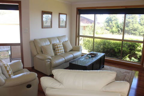 Australian Home Away At Doncaster Andersons Creek 2 - Holiday Adelaide 4