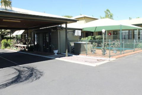 Lake Forbes Motel - Holiday Adelaide 0