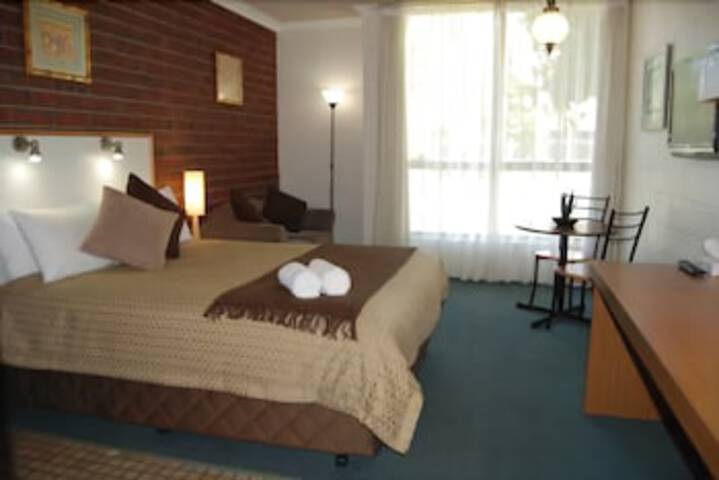 Manorina VIC Holiday Adelaide