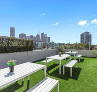 City Resort Hostel - Holiday Adelaide