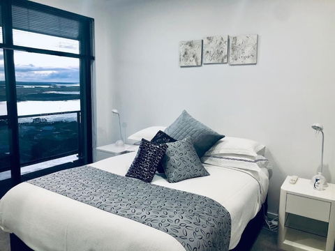 Sheer Pleasure Accommodation - Holiday Adelaide 6