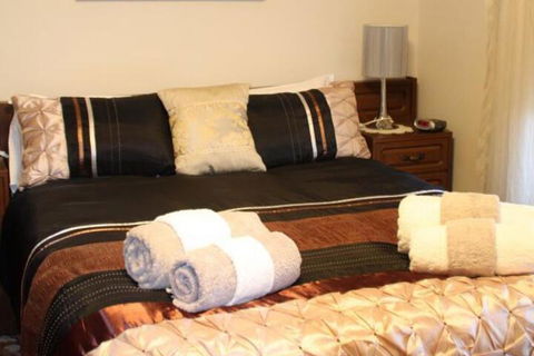 Sunset Retreat - Holiday Adelaide 6