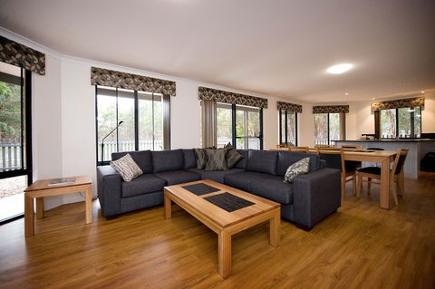 Margaret River Hideaway - Holiday Adelaide 4