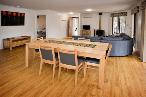 Margaret River Hideaway - Holiday Adelaide 6