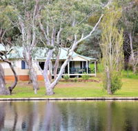 Bushy Lake Chalets - Holiday Adelaide