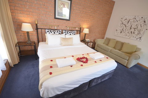 Central Springs Inn - Holiday Adelaide 3