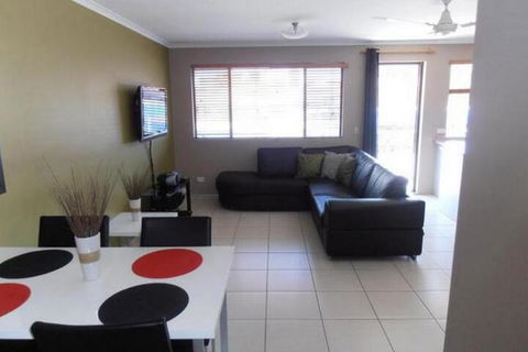 Beachside Court Holiday Apartments - Holiday Adelaide 5