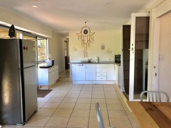 Airlie Beach Pet Friendly 3 Bedrooms - Holiday Adelaide 4