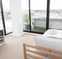 Modern 2 Bedroom Apartment in Melbournes Northcote - Holiday Adelaide