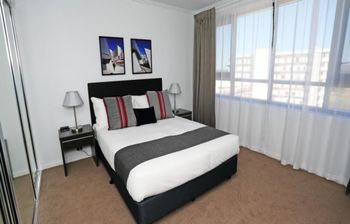 Under The Townsville Sun (694I) - Holiday Adelaide 2