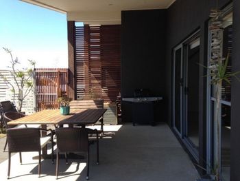 Creekside Family Escape - Holiday Adelaide 1