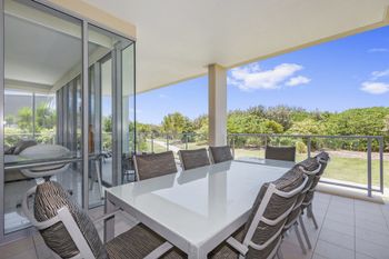 Bale Beach Front Resort Home Apartment 1128 - Holiday Adelaide 3
