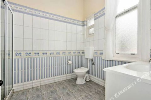 Rose Garden Spacious Family Home Near CBD - Holiday Adelaide 0