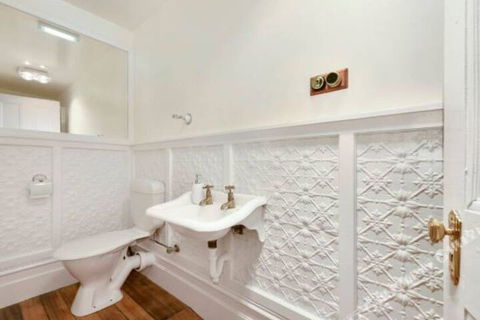 Rose Garden Spacious Family Home Near CBD - Holiday Adelaide 2