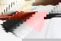 Waterfront Apartments - Holiday Adelaide 0