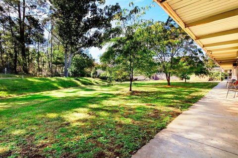 Nowa Nowa Hotel Motel - Holiday Adelaide 1