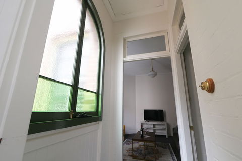 Discover The Rocks - Heritage House - Holiday Adelaide 1