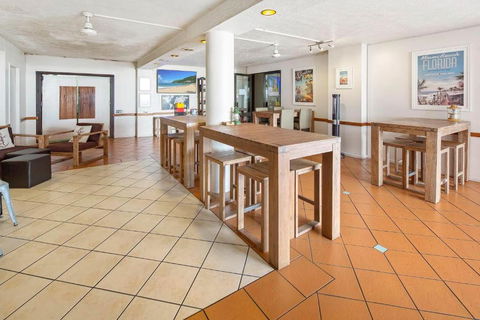 Central Ocean View Studio 27a - Holiday Adelaide 1