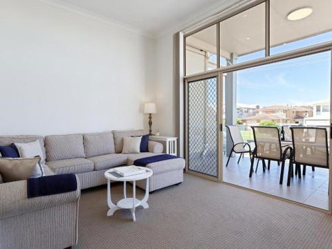 Walk On Birubi 1 / 40 Ocean Ave Pet Friendly WIFI Boat Parking & Water Views - Holiday Adelaide 6