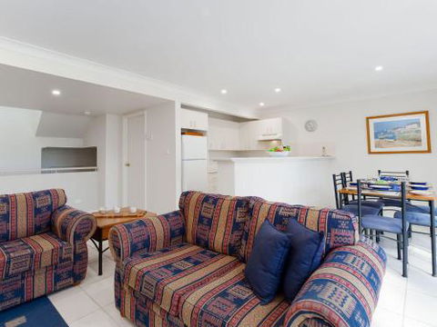Walk On Birubi 1 / 40 Ocean Ave Pet Friendly WIFI Boat Parking & Water Views - Holiday Adelaide 1