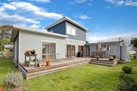 Waterfront Sanctuary Raymond Island Getaway - Holiday Adelaide 2