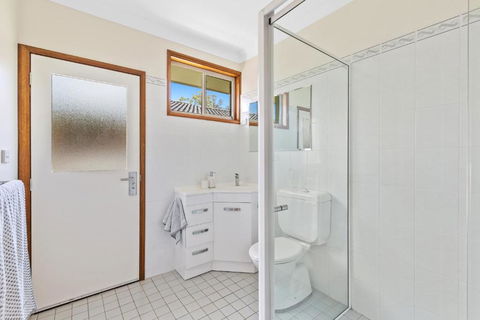 Kalimna Lakeside Living - Holiday Adelaide 1