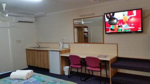 Sandcastle Motel Tin Can Bay - Holiday Adelaide 2