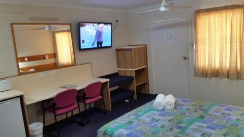 Sandcastle Motel Tin Can Bay - Holiday Adelaide 3
