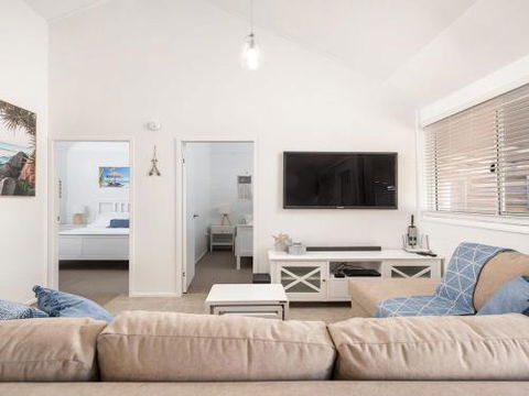 Little Kingsley Beach House 59A Kingsley Drive - Holiday Adelaide 4