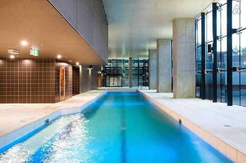 A Stylish 2BR CBD Apt With Beautiful City Views - Holiday Adelaide 6