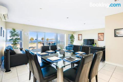 Bayline Beachfront Apartment No 4 - Holiday Adelaide 4