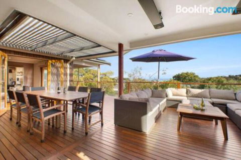 Acqua Vista Water View Fireplace Walk To Beach - Holiday Adelaide 6