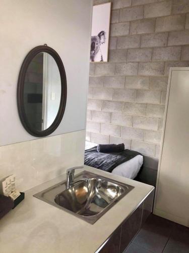 Granite Belt Cabins - Holiday Adelaide 6