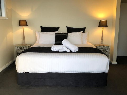 SEA EAGLE COTTAGE Amazing Views Of Bay Of Fires - Holiday Adelaide 4