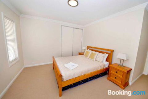 Brookwater Waterfront On Lake Mulwala - Holiday Adelaide 5