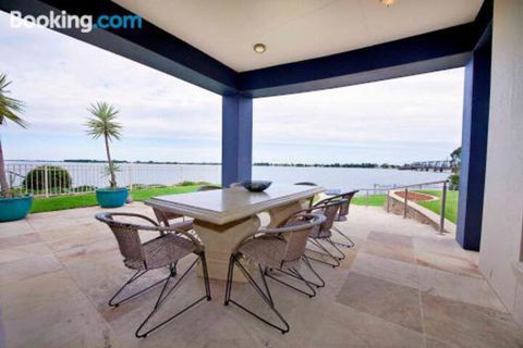 Brookwater Waterfront On Lake Mulwala - Holiday Adelaide 3