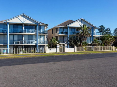 Across The Road From The Beach! - Holiday Adelaide 5