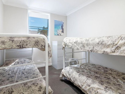 Across The Road From The Beach! - Holiday Adelaide 2