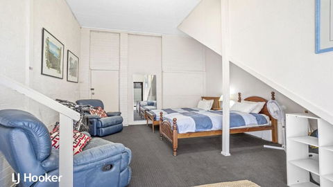 Yacaaba Beautiful Waterfront Location - Holiday Adelaide 4