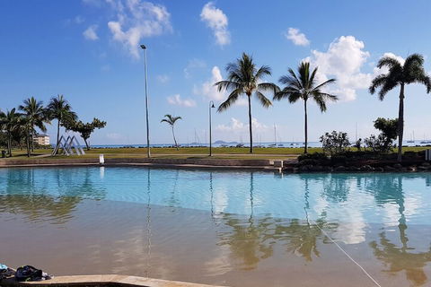 WHITSUNDAY Spacious & Comfortable Moments From Picturesque Boardwalk - Holiday Adelaide 1