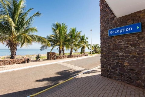 Hedland Hotel - Holiday Adelaide 1