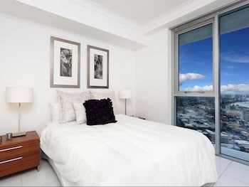 Panoramic Views At Sub Penthouse Apt - Holiday Adelaide 1