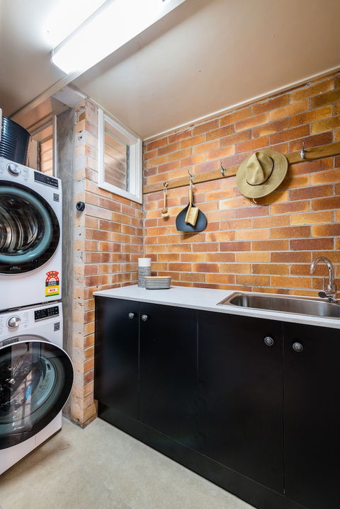 Hedge House- Luxury Space Style Location - Holiday Adelaide 2