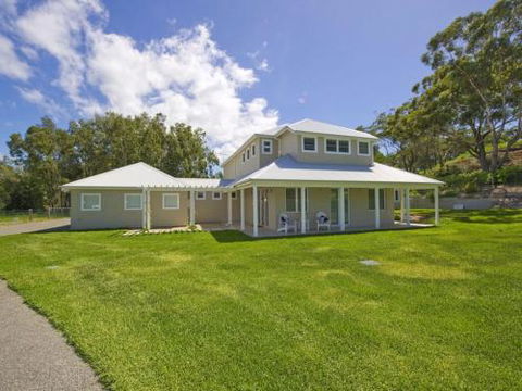 Echo Beach House 16 Reflections Dr Luxurious House With Magnificent Pool & Ducted Air - Holiday Adelaide 0