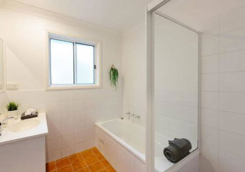 Seagrass House Modern North Avoca Oasis - Holiday Adelaide 1