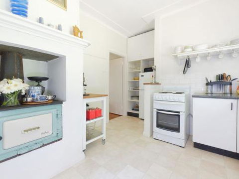 Redwood Cottage Burradoo Getaway Southern Highlands 4pm Check Out Sunday - Holiday Adelaide 4