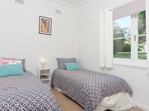 Redwood Cottage Burradoo Getaway Southern Highlands 4pm Check Out Sunday - Holiday Adelaide 2
